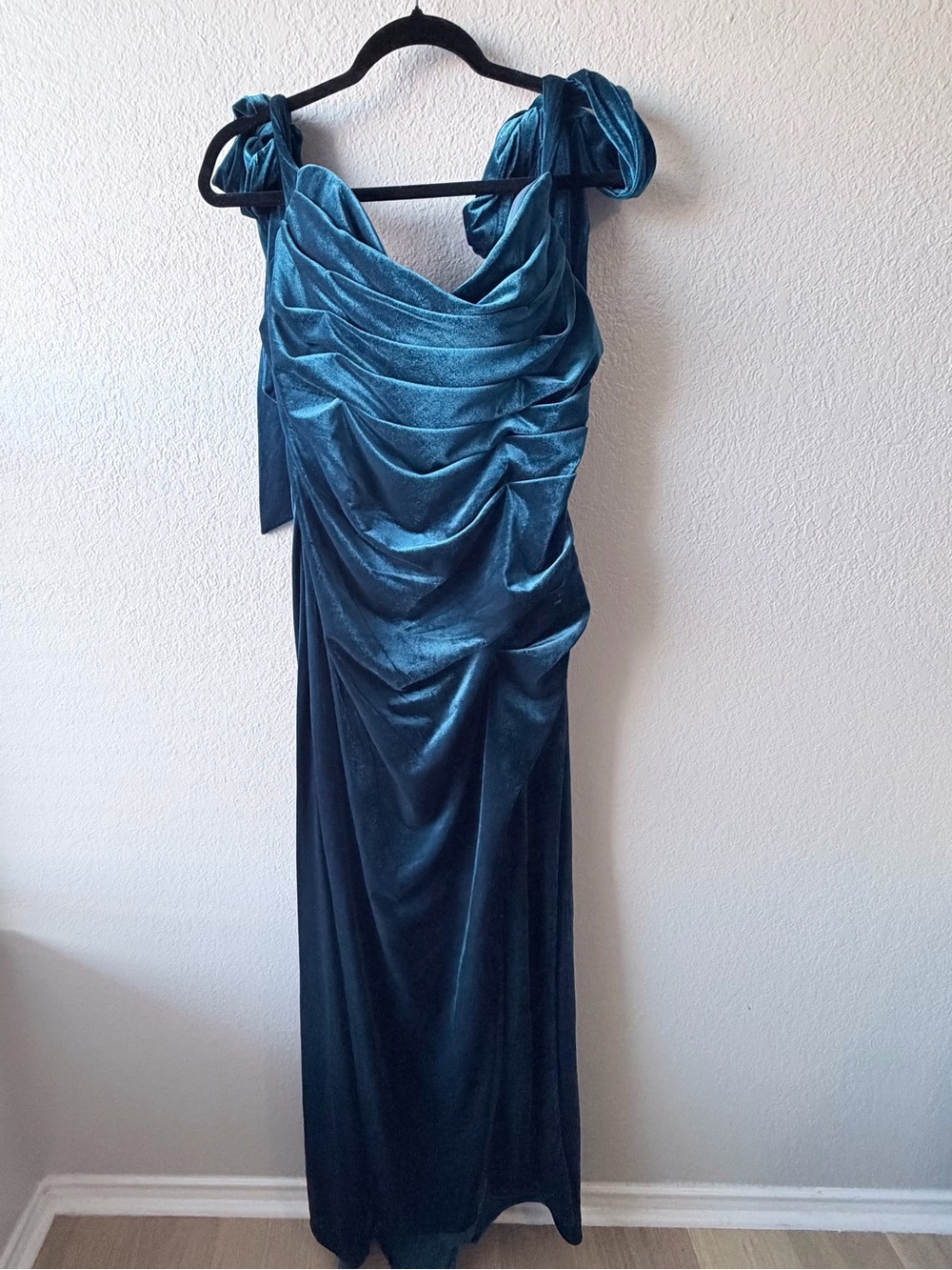 Elegant woman’s blue Velvet Draped Evening Dress size 16 XL mermaid formal event